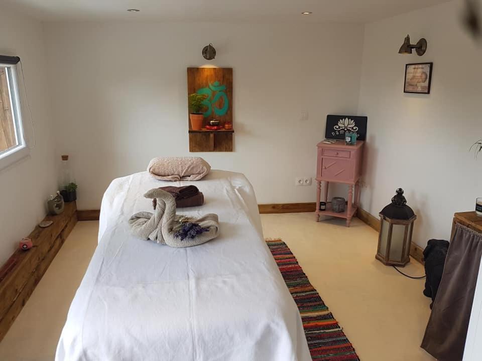 La Belmontaise Bed & Breakfast Beaumont-sur-Sarthe Exterior foto